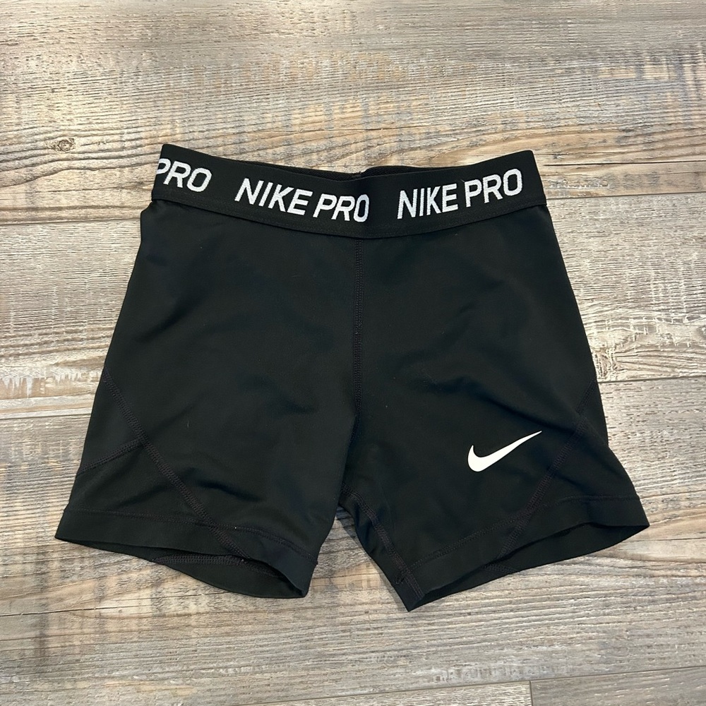 Girls nike pro shorts